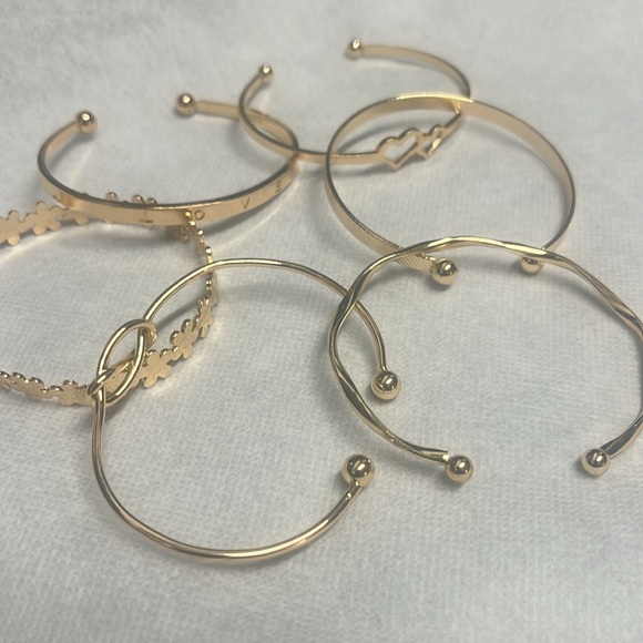6 bracelets with different shapes - $5 - Picture 3 of 9